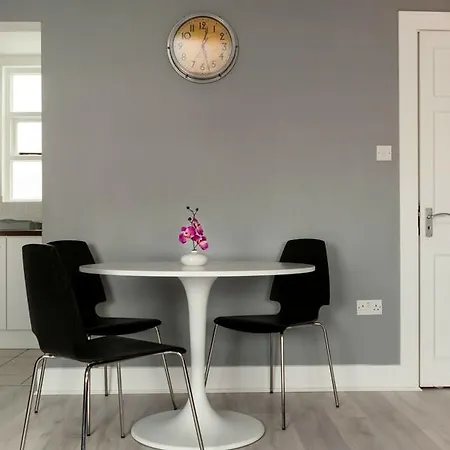 Clifden Aparthotel 3*